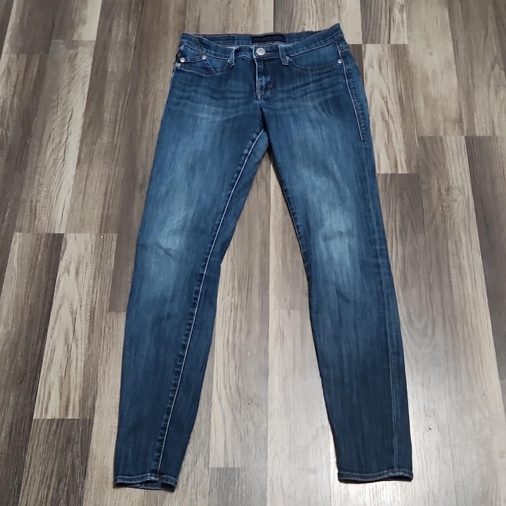 Rock &  Republic Dark Wash Jeans size  6. Inseam 29'